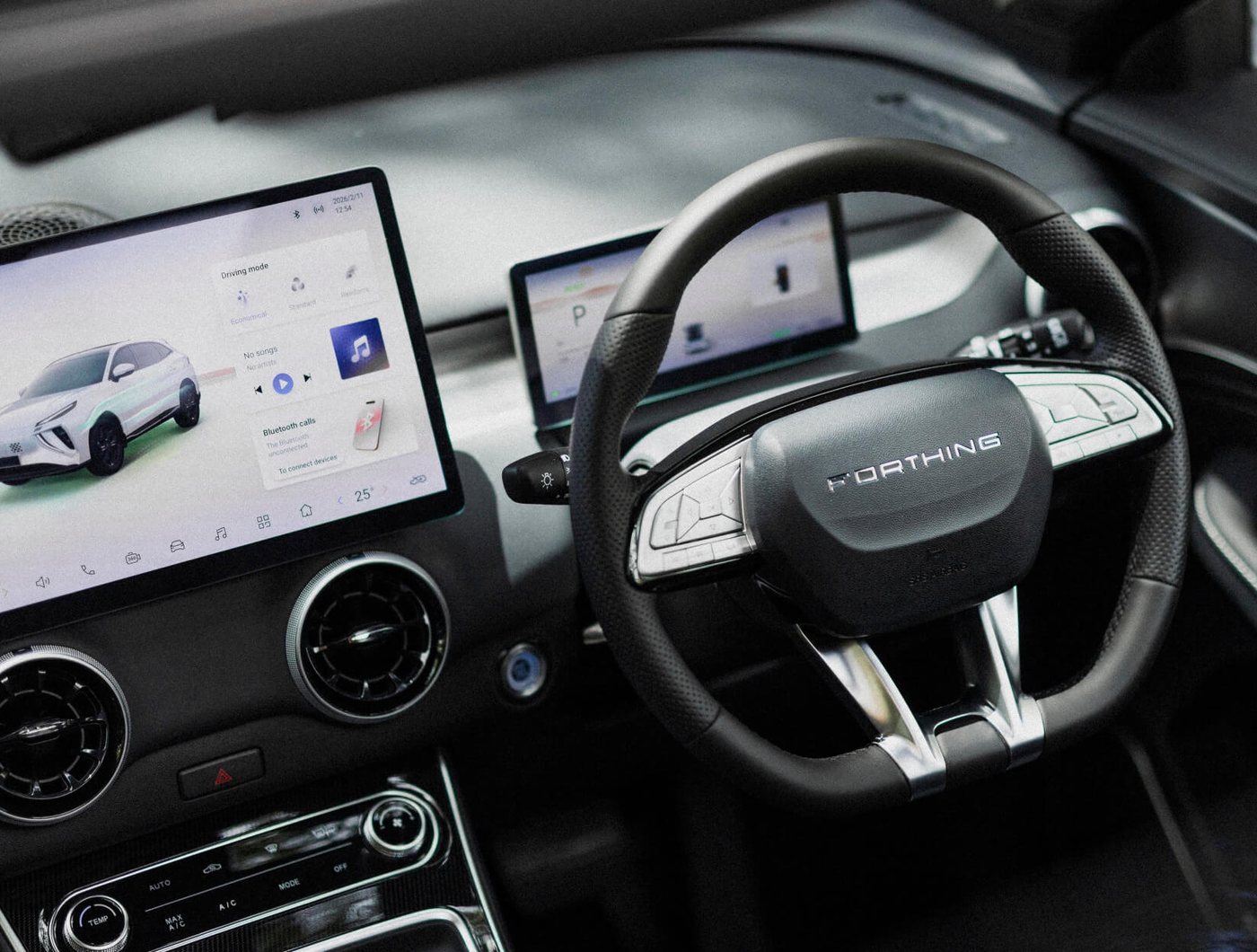 Dongfeng Friday right-hand-drive dashboard and 14.6-inch touchscreen